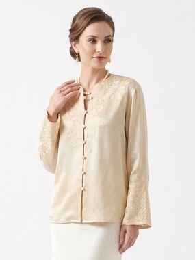 Bob Mackie VTG Pure Silk
Warm Champagne Embroidered
Buttoned down Blouse Size 8